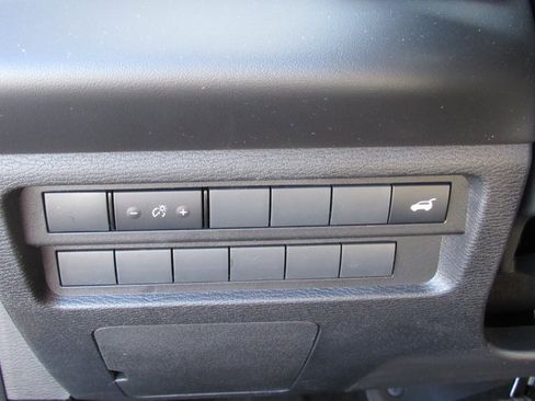 New 2025 Mitsubishi Outlander SE image 22