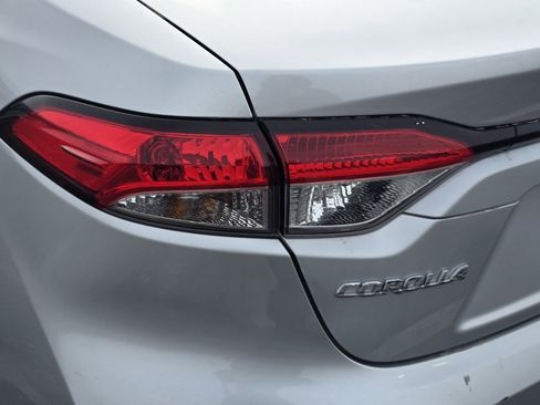Used 2025 Toyota Corolla LE image 24