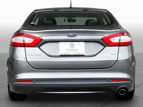 Used 2014 Ford Fusion SE FWD image 4