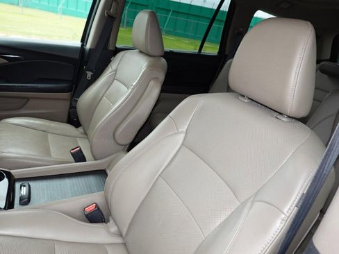 Used 2016 Honda Pilot Elite image 16