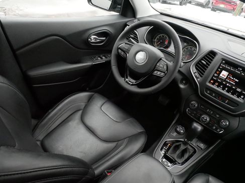 Certified 2023 Jeep Cherokee Altitude Lux image 9