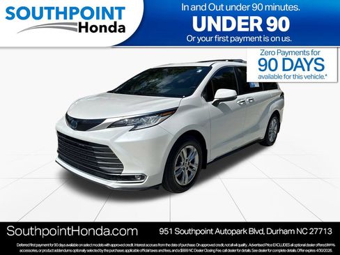 Used 2025 Toyota Sienna Limited FWD image 3
