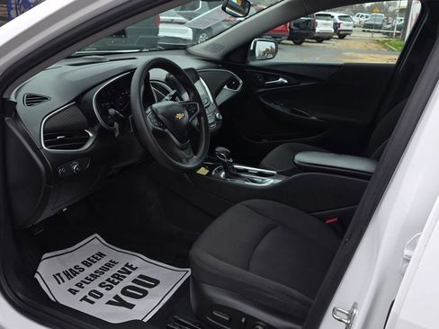 Used 2022 Chevrolet Malibu LS w/ Driver Confidence Package II FWD image 9