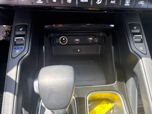 Used 2022 Kia Telluride SX w/ SX Prestige Package AWD/4WD image 32