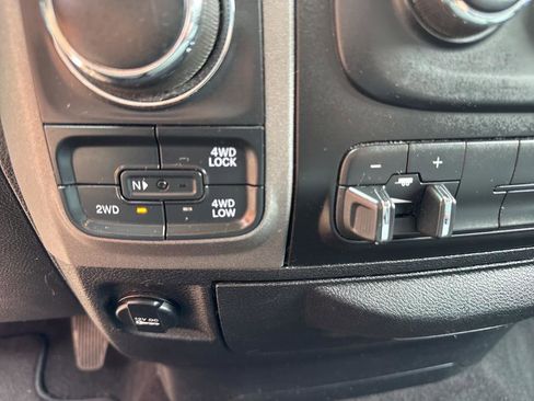 Used 2014 RAM 1500 Express image 30
