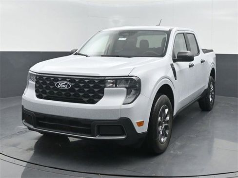 New 2025 Ford Maverick XLT image 3