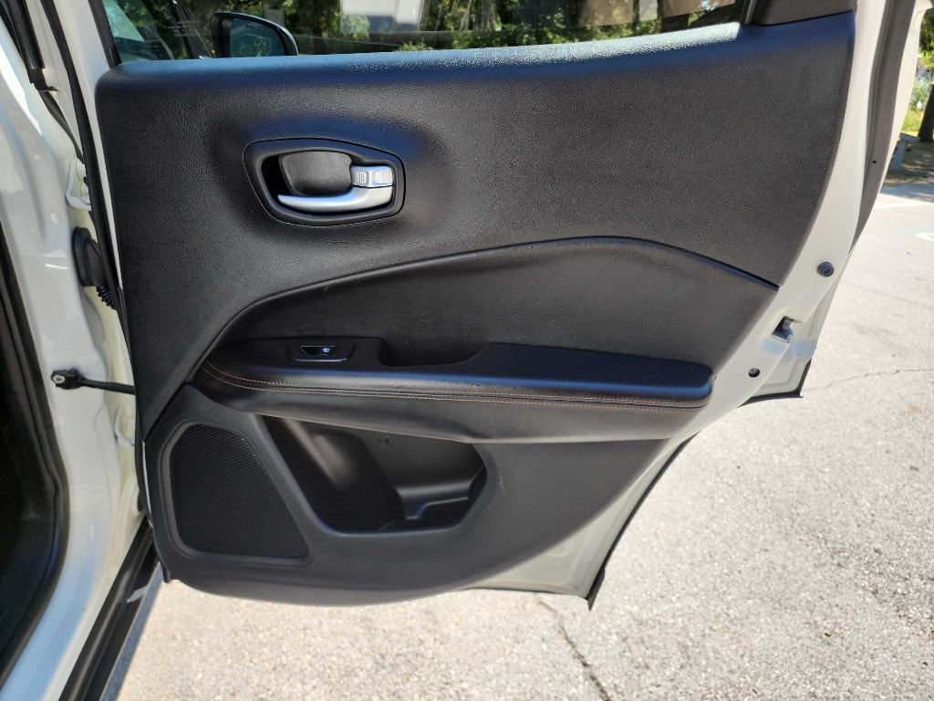 Used 2020 Jeep Compass Limited AWD/4WD image 32