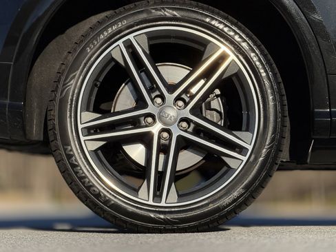 Used 2020 Audi SQ5 Premium Plus w/ Premium Plus Package image 19