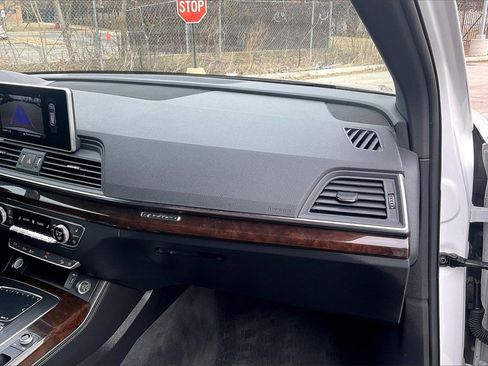 Used 2020 Audi Q5 2.0T Premium Plus w/ Premium Plus Package image 16