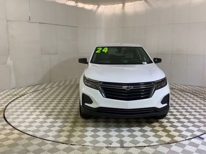 Used 2024 Chevrolet Equinox LS w/ LS Convenience Package