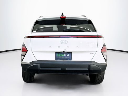 Used 2025 Hyundai Kona SEL AWD/4WD image 7