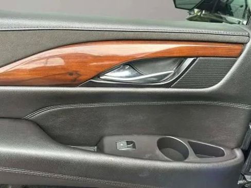 Used 2019 Cadillac Escalade ESV Premium Luxury image 34