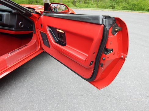 Used 1988 Chevrolet Corvette Convertible RWD image 70