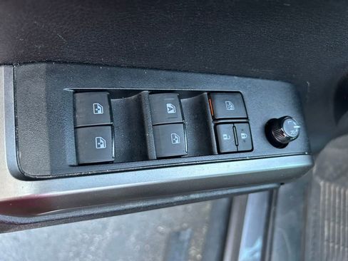 Used 2022 Toyota Tacoma SR5 RWD image 17