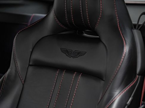 Used 2019 Aston Martin V8 Vantage Coupe RWD image 44