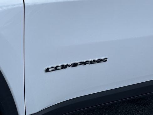 Used 2023 Jeep Compass Limited w/ Sun and Sound Group AWD/4WD image 14