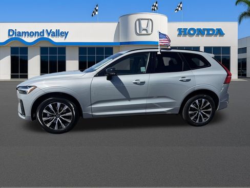 Used 2025 Volvo XC60 B5 Core AWD/4WD image 9