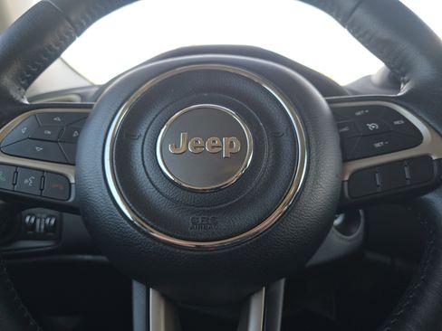 Used 2017 Jeep Renegade Latitude image 26