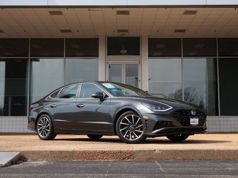 Certified 2022 Hyundai Sonata Limited image 2