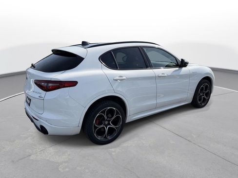 Used 2023 Alfa Romeo Stelvio Veloce AWD/4WD image 4