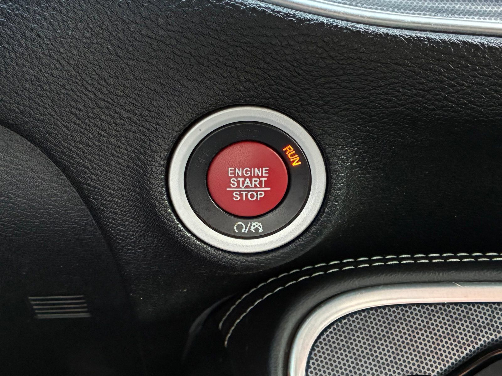 Used 2016 Dodge Challenger SRT RWD image 23