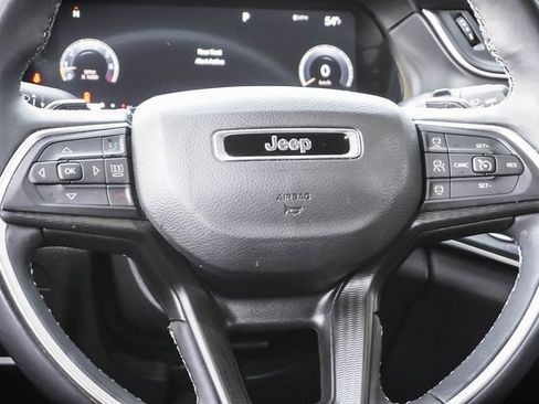 Used 2023 Jeep Grand Cherokee Altitude image 13