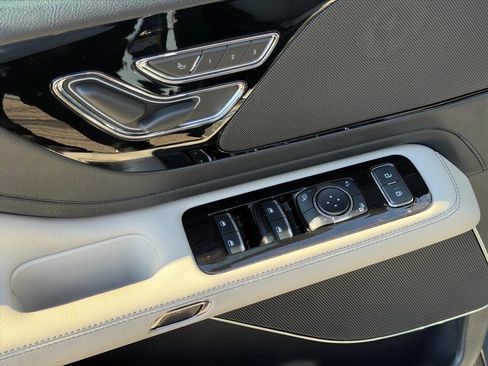 New 2026 Lincoln Aviator AWD image 25