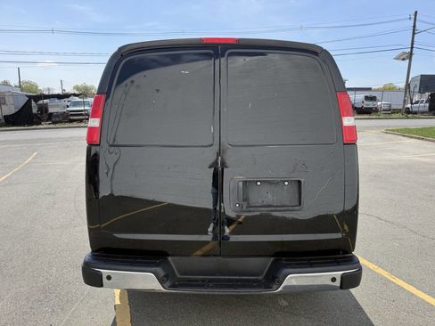 Used 2018 Chevrolet Express 2500 w/ Driver Convenience Package image 4