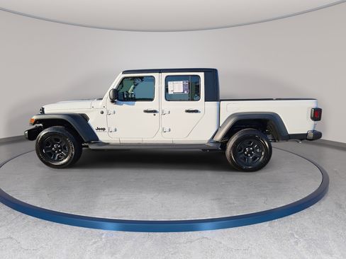Used 2026 Jeep Gladiator Sport AWD/4WD image 8