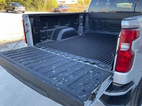 Used 2022 Chevrolet Silverado 1500 LT image 39