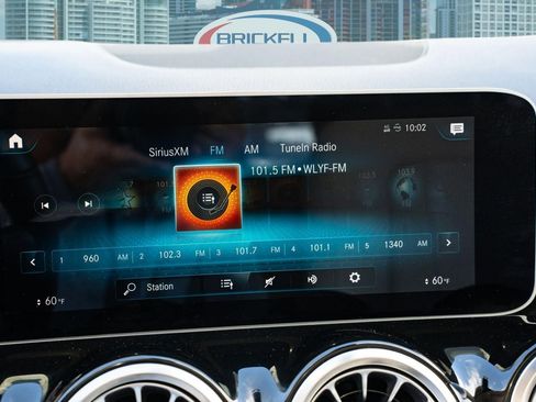 Used 2021 Mercedes-Benz GLA 250 w/ Premium Package image 35