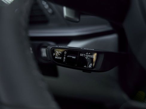 Used 2025 Porsche 911 Carrera image 48