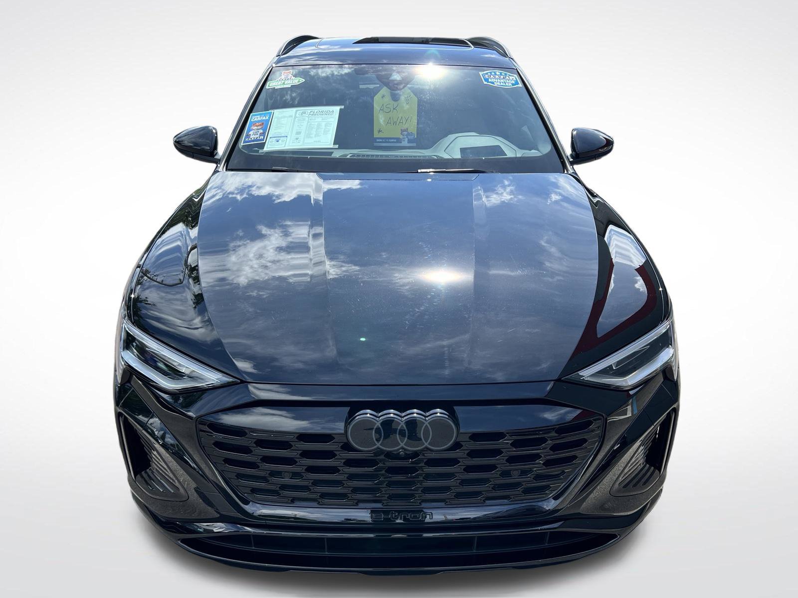 Used 2024 Audi Q8 e-tron Prestige w/ Prestige Package AWD/4WD image 2