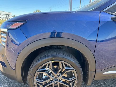 New 2026 Nissan Kicks SR image 7