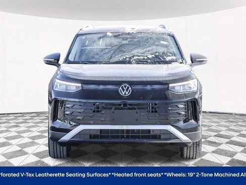 Used 2026 Volkswagen Tiguan SE AWD/4WD image 8