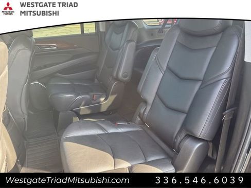 Used 2019 Cadillac Escalade ESV Premium Luxury w/ Escalade Sport Edition image 27