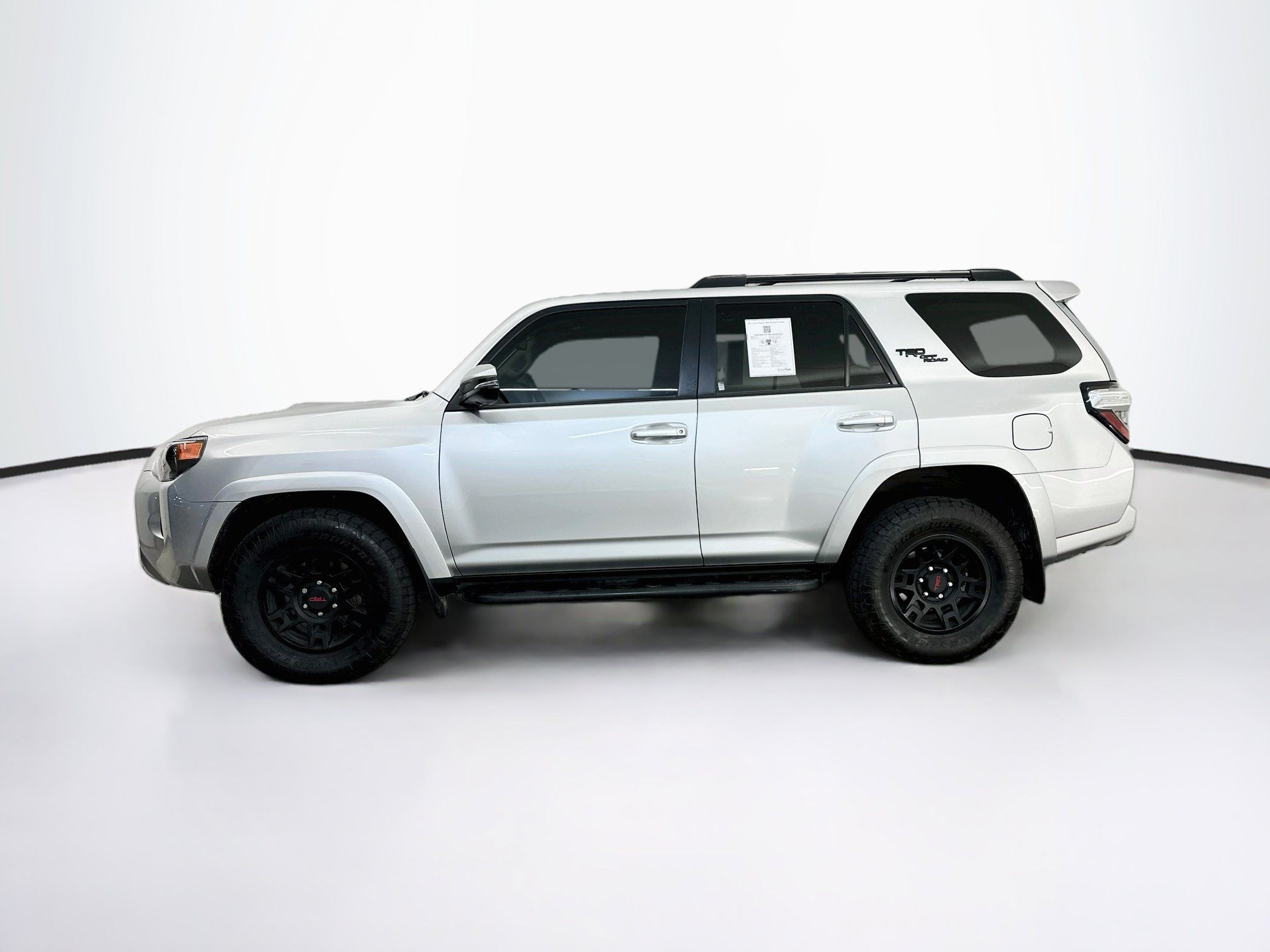 Used 2021 Toyota 4Runner TRD Off-Road Premium w/ Moonroof Package AWD/4WD image 4