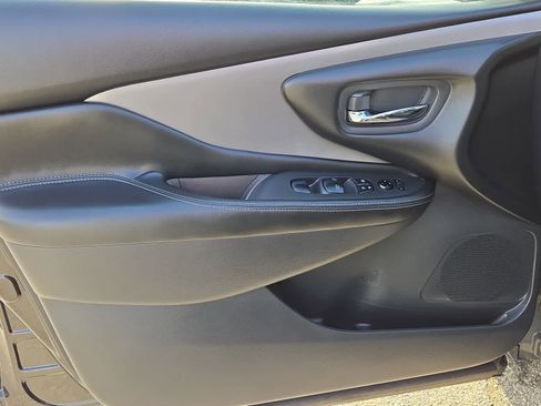 Used 2024 Nissan Murano SV w/ SV Midnight Edition Package image 9