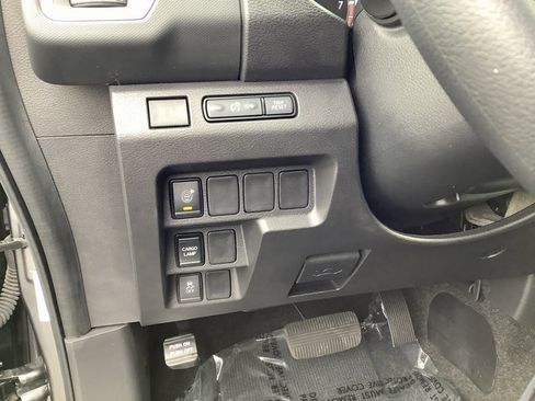 Used 2024 Nissan Frontier SV w/ Technology Package image 14