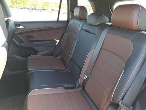 Certified 2024 Volkswagen Tiguan SEL R-Line image 14