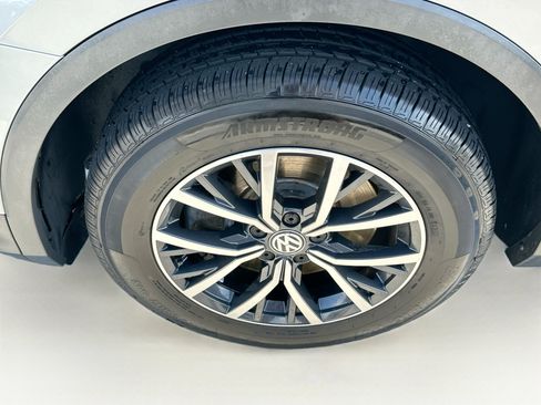 Used 2019 Volkswagen Tiguan SE w/ Panoramic Sunroof Package FWD image 33
