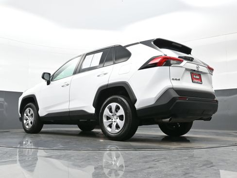 Used 2024 Toyota RAV4 LE AWD/4WD image 28
