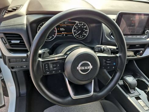 Used 2023 Nissan Rogue SV AWD/4WD image 11