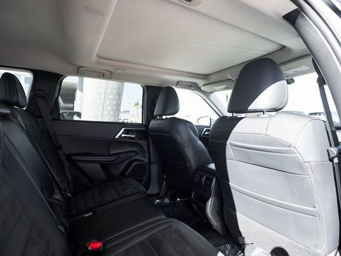 Used 2024 Mitsubishi Outlander Ralliart image 23