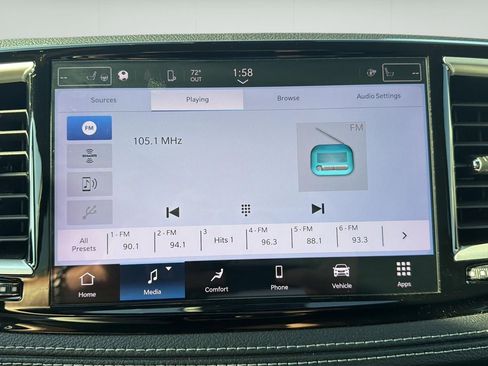 Used 2023 Chrysler Pacifica Touring-L w/ S Appearance Package FWD image 18