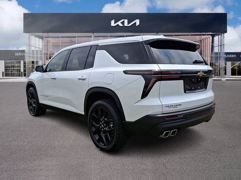 Used 2024 Chevrolet Traverse LS FWD image 4