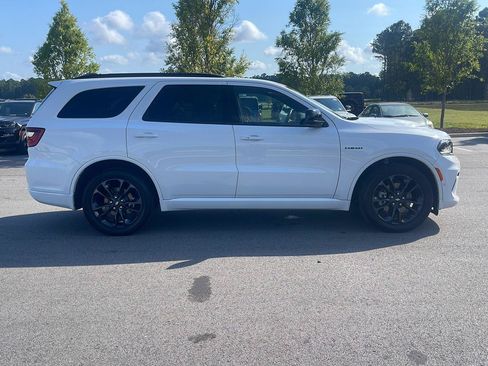 Certified 2025 Dodge Durango R/T w/ Blacktop Package AWD/4WD image 8