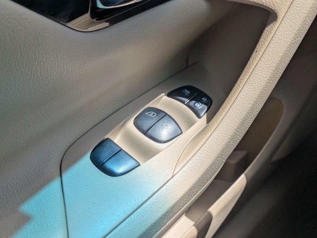 Used 2014 Nissan Altima 2.5 SV w/ Convenience Package FWD image 22