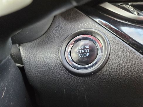 Used 2019 Toyota C-HR XLE image 27