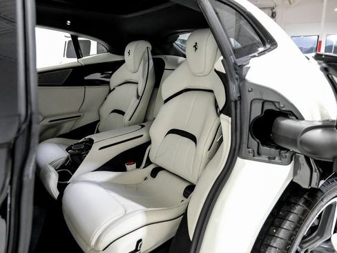 Used 2025 Ferrari Purosangue image 39